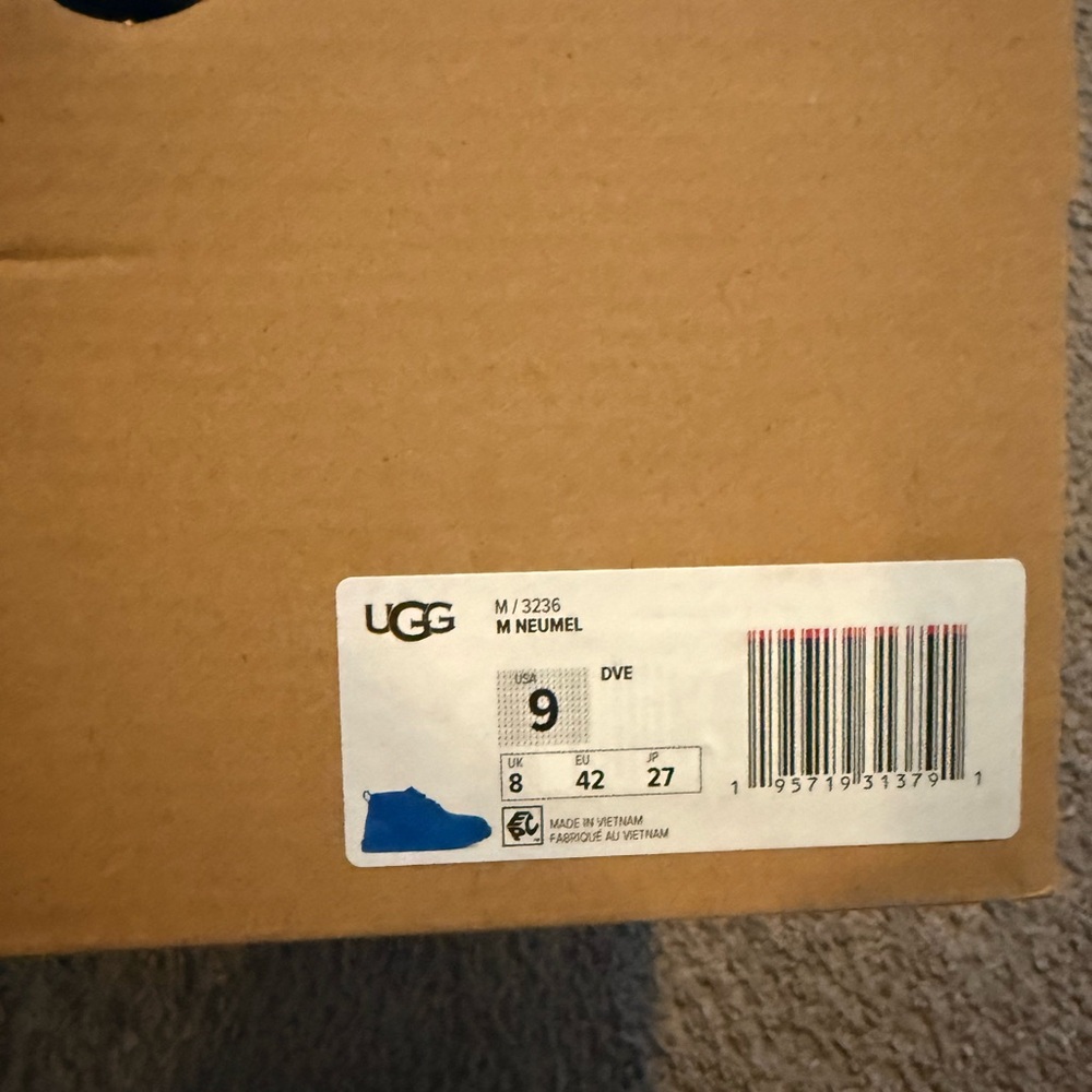 UGG Kids Neumel Boots in Vibrant Blue